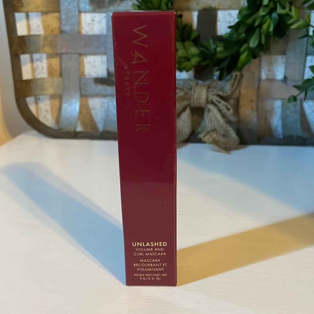 Nib wander beauty unleashed mascara